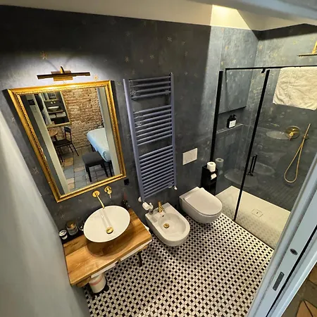 Apartment Storico Fronte Piazza In Borgo Portello *